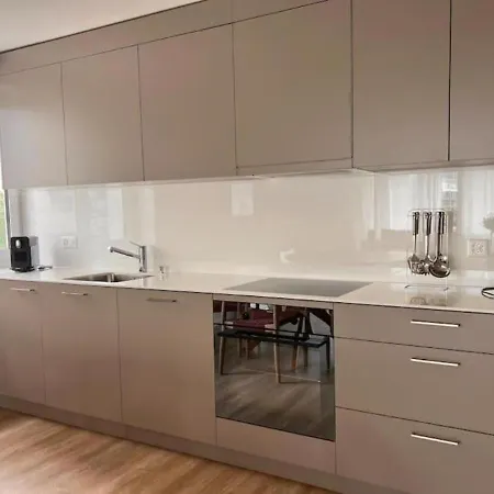 Group Getaway - Floor For 10 Guests -20- *